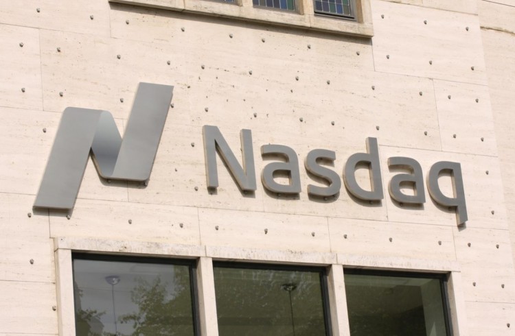 在纳斯达克交易所，每个公司的股票都可以通过代币平台进行交易